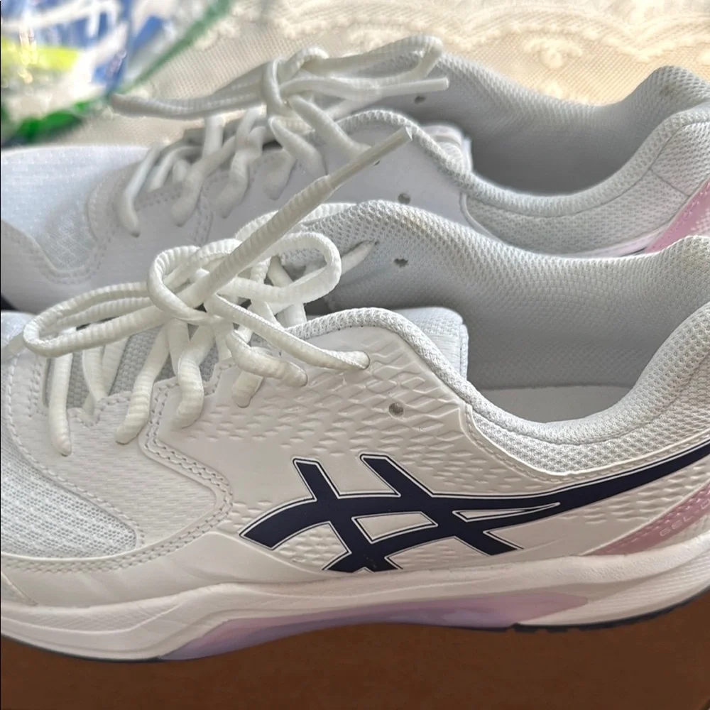 Asics White and Blue Athletic Shoes with Performance Focus